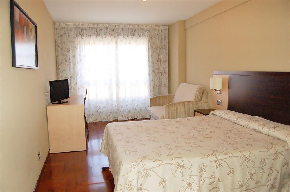 Apartamentos Portazgo La Coruña Esterno foto